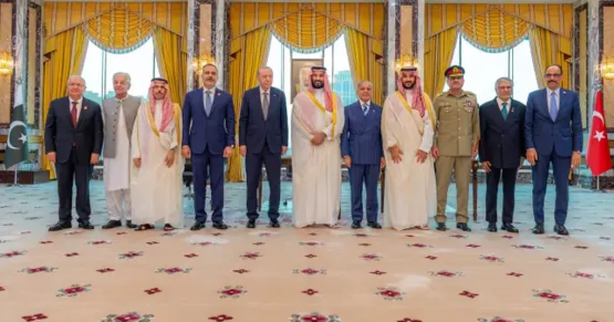 پاکستان، سعودی عرب اور ترکیہ کے درمیان مکہ مکرمہ میں تاریخی دفاعی معاہدہ